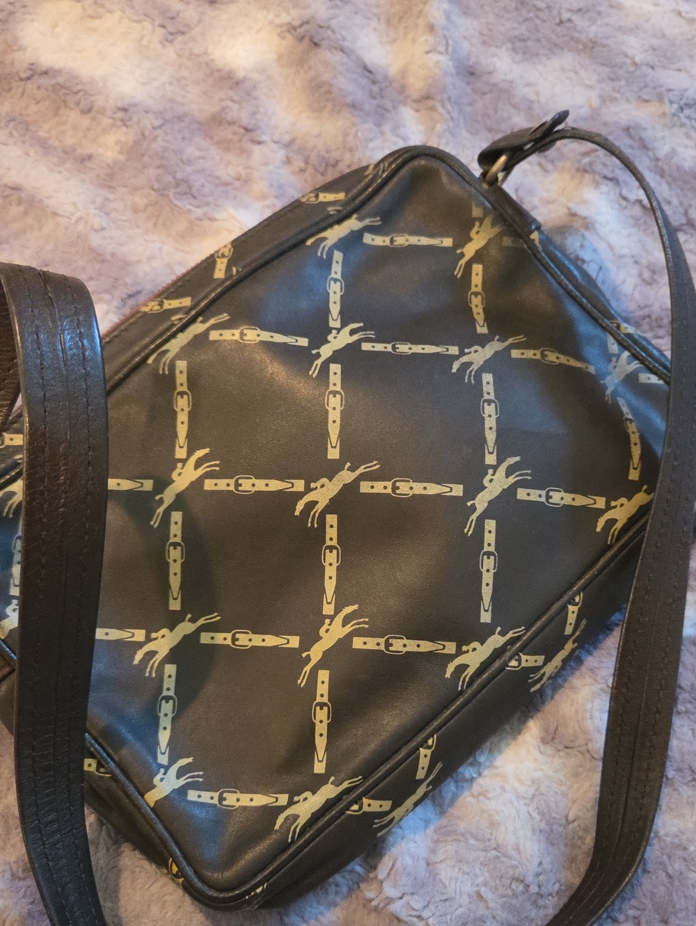 Authentic Longchamp Vintage Monogram Crossbody Camera Bag - Picture 8 of 11